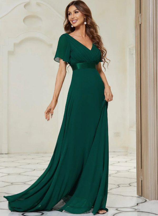 Gaun bridesmaid dengan model empire waist